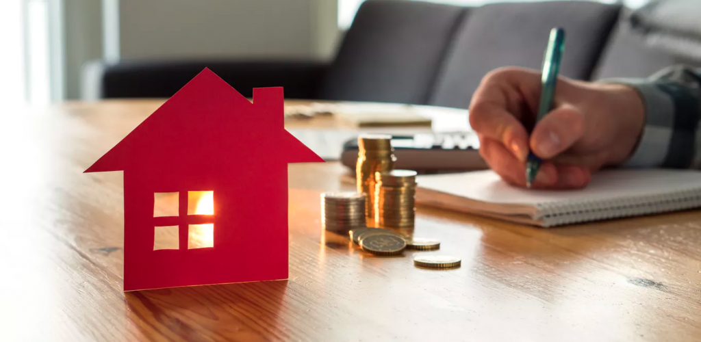 Screen Shot 2019-03-19 at 2.20.46 PM Families that spend more on housing may have less to spend on their health. (Shutterstock/Tero Vesalainen)