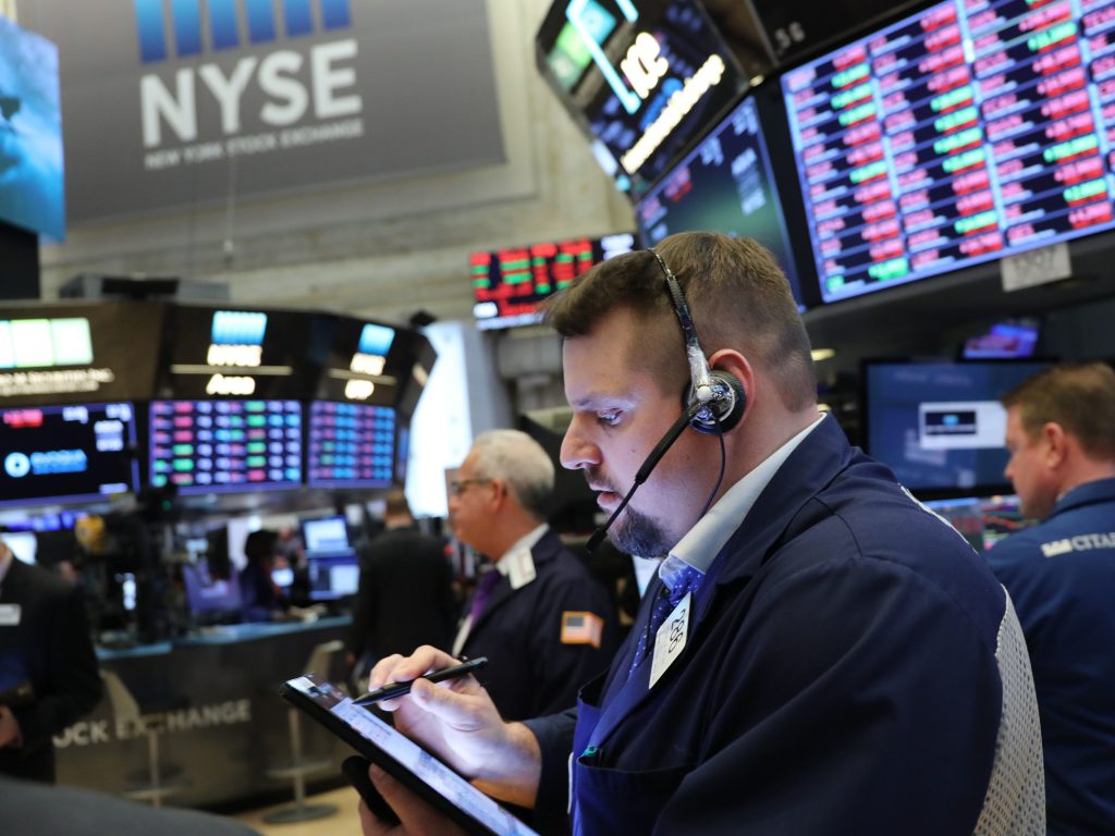 Major U.S. stock indexes fell Friday as short-term Treasury yields exceeded those on long-term bonds, in what some analysts consider a sign that a recession may be coming. Major U.S. stock indexes fell Friday as short-term Treasury yields exceeded those on long-term bonds, in what some analysts consider a sign that a recession may be coming. (Spencer Platt/Getty Images)