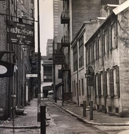 Camac Street looking northeast in 1934. The Baths occupy the large, five-story building on the right at the far end of the street, which already appears to have been modified with a stucco façade and projecting balconies. (Phillyhistory.org)
