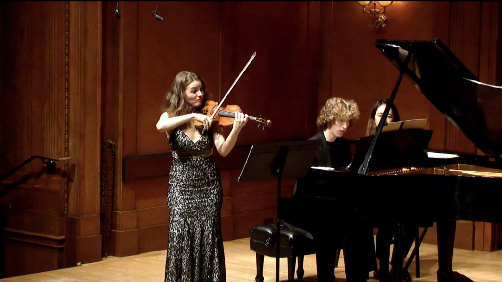 Ania Filochowska, violin