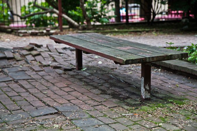 Neighbors of Commerce Street have been concerned about needles appearing on the path. (Kimberly Paynter/WHYY)