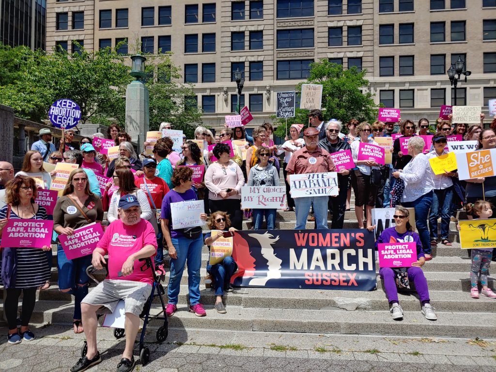 20190521_120136_HDR Delaware supporters of abortion rights rallied against restrictions passed in other states. (Zoë Read/WHYY)