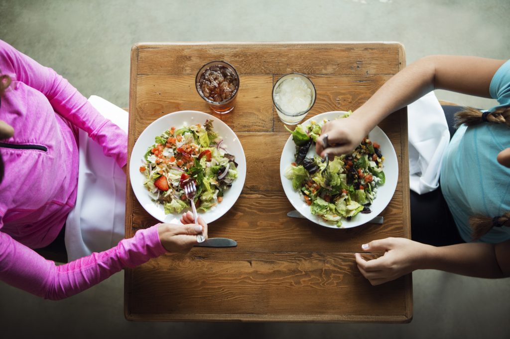 A new study finds that women who ate a low-fat diet and more fruits, vegetables and grains, lowered their risk of dying from breast cancer. But which of those factors provided the protective effect? A new study finds that women who ate a low-fat diet and more fruits, vegetables and grains, lowered their risk of dying from breast cancer. But which of those factors provided the protective effect? (Cavan Images/Getty Images/Cavan Images RF)