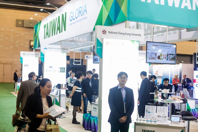 The BIO International Convention drew thousands in the biotech industry from around the globe this week to the Pennsylvania Convention Center. (Brad Larrison for WHYY)