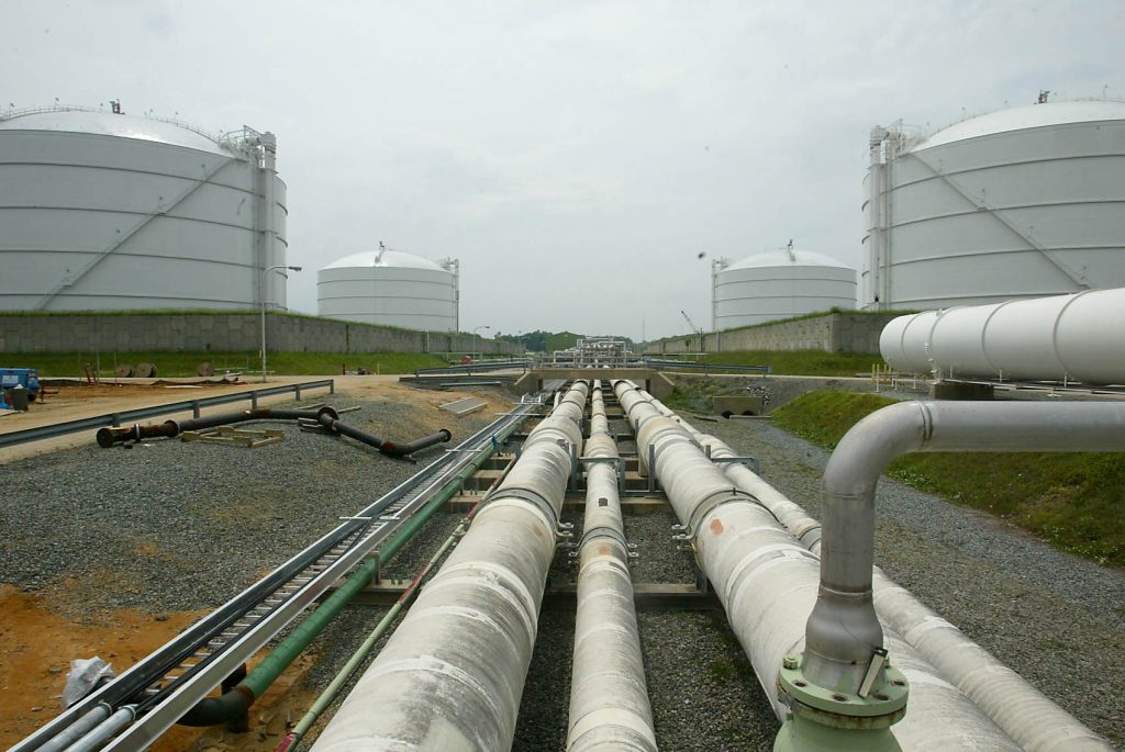 DOMINION LNG GAS COVE POINT Pipelines run from the offshore docking station to the four LNG tanks capable of holding 2.5 billion cubic feet of LNG apiece as shown Friday, June 13, 2003, at the Dominion Liquified Natural Gas facility in Cove Point, Md. (Matt Houston/AP Photo)