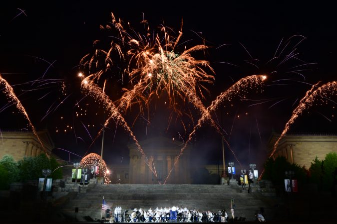 Fireworks over the Art Museum close out the 2019 Independence Day celebrations on the Parkway. (Bastiaan Slabbers for WHYY)
