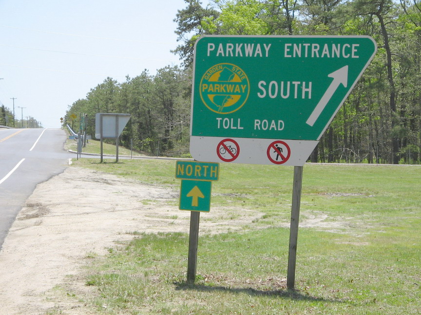 Parkway_Entrance (Public domain image)