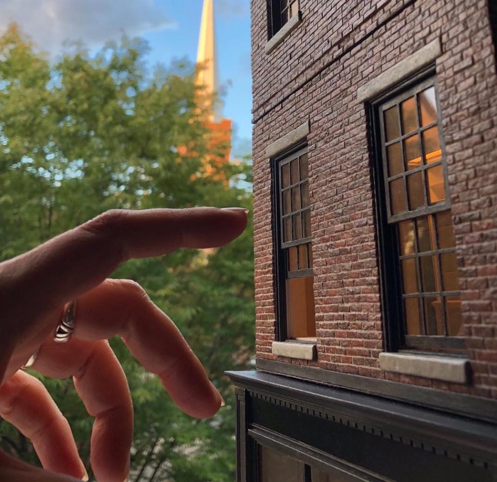 hand-exterior Virginia S. Kerr creates rowhouses in 1:24 scale. (Virginia S. Kerr/litillby_v )