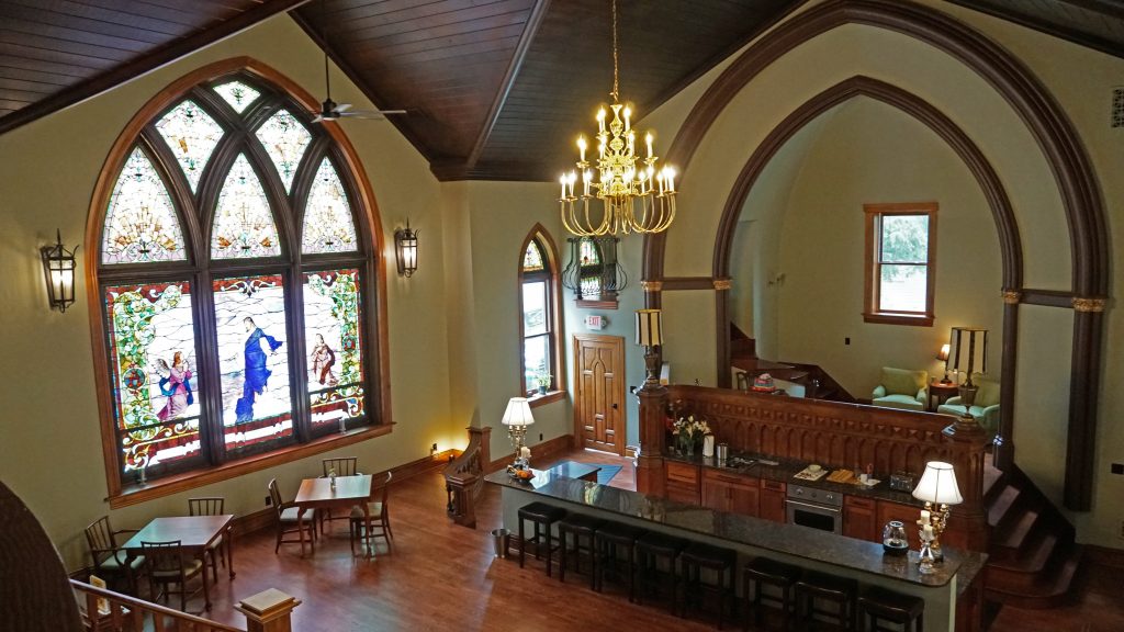Clifton Heights Inn was once a Methodist Church and many of the guests who pass through are former congregants. Some have hosted weddings and anniversaries at the church turned inn. Clifton Heights Inn was once a Methodist Church and many of the guests who pass through are former congregants. Some have hosted weddings and anniversaries at the church turned inn. (Shahla Farzan/St. Louis Public Radio)