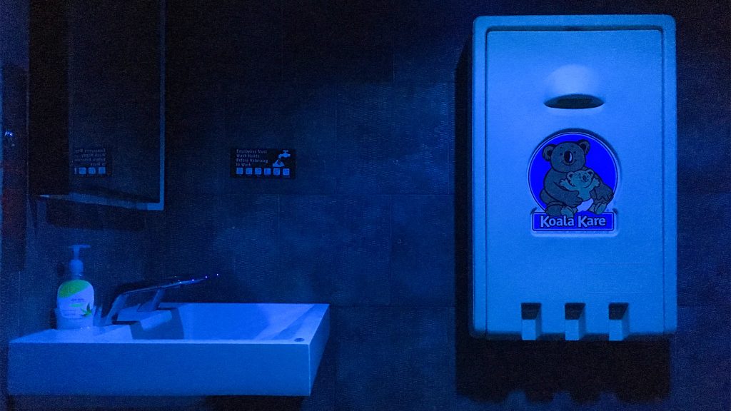 starbucks-bathroom-bluelights Blue lights bathe the bathroom at a Center City Starbucks (Michaela Winberg/Billy Penn)