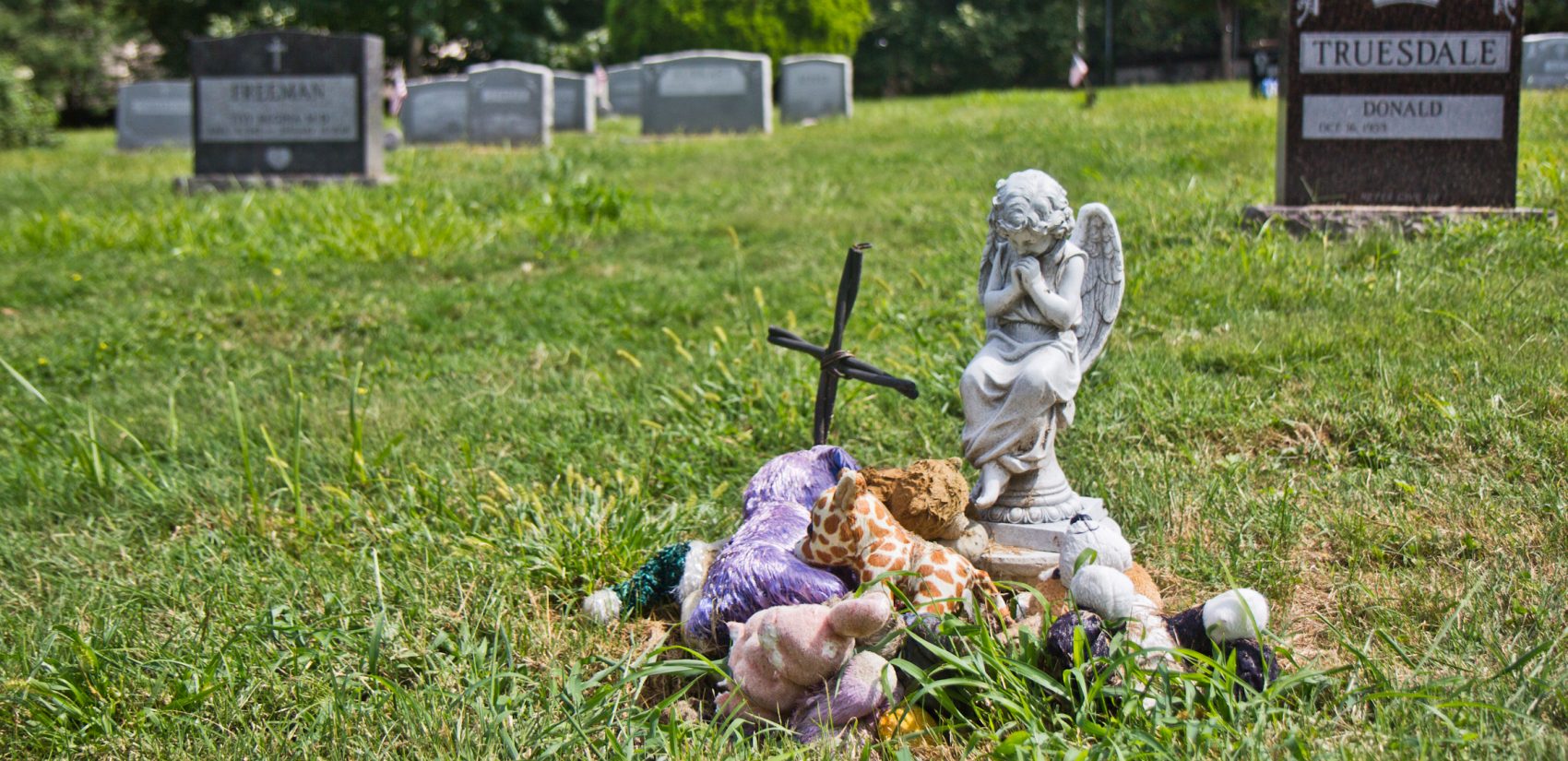 Items brought by visitors to the burial site of the 