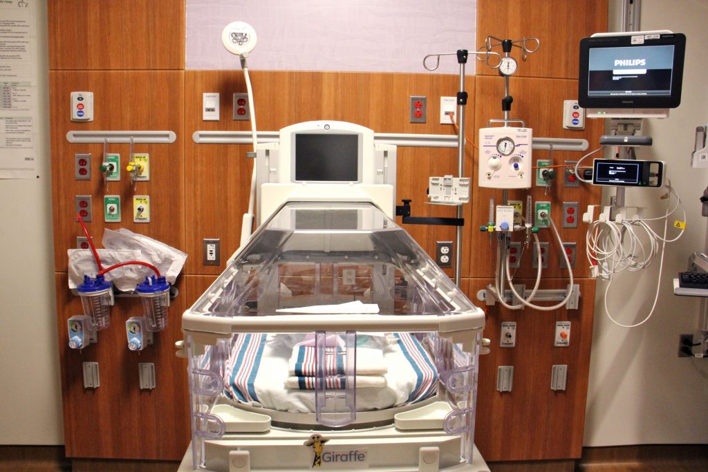 2019 09 12-e lee-wilmington nemours-advanced delivery program Newborn station in a hospital
