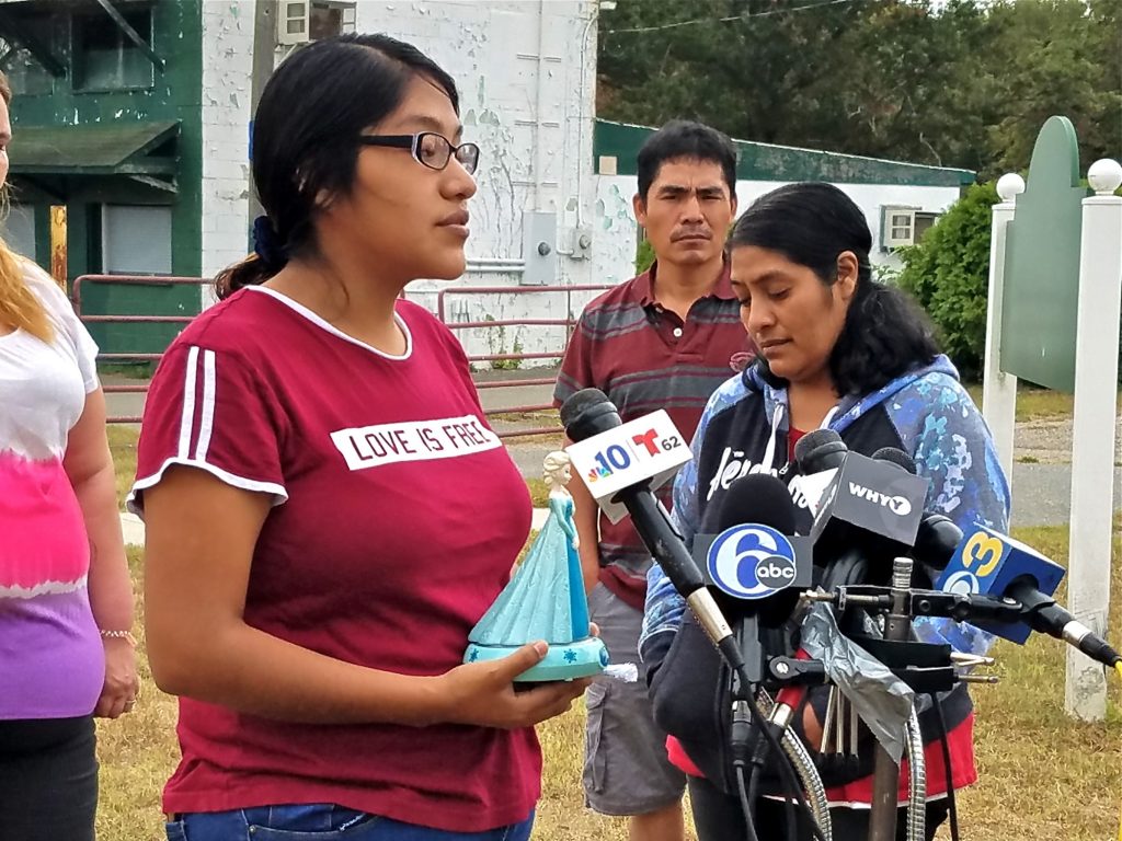 2019 09 30-n pugliese-noema alavez perez norma perez dulce maria alavez-bridgeton city park-missing girl Noema Alavez Perez (left), mother of missing 5-year-old Dulce Maria Alavez, holds her daughter's favorite toy as she speaks to reporters at the Bridgeton City Park. She is accompanied by her mother, Norma Perez (right). (Nicholas Pugliese/WHYY)