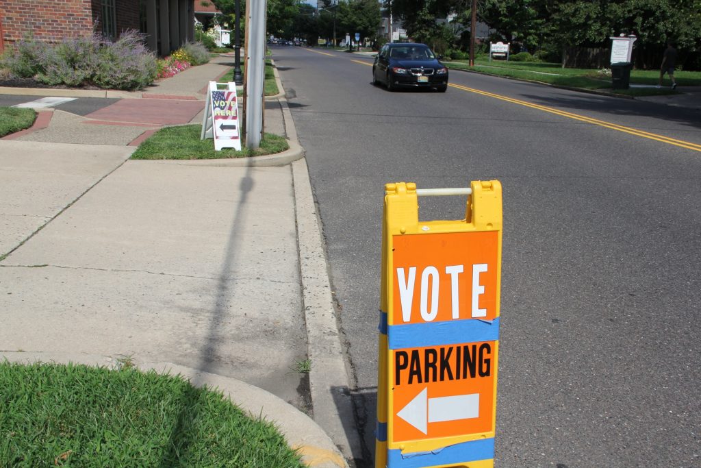 201308 13-e lee-moorestown-voting election polling File photo: Signs point voters to a polling place in Moorestown, New Jersey. (Emma Lee/WHYY)
