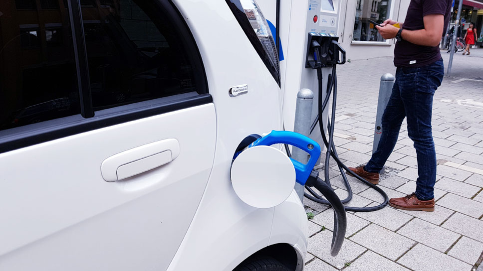 Electric-car-charging A new bill from state Sen. Bob Smith establishes ambitious goals for multiplying public charging stations. (Pixbay/NJ Spotlight)