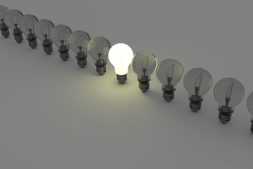 light-bulbs-1125016_1920