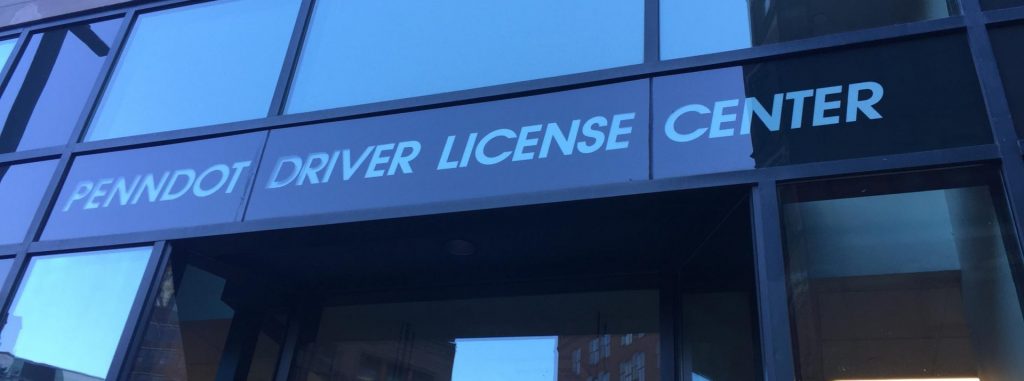 penndot_downtown-_katie_blackley_-_1-26-18-e1567125148787-1920×715 The PennDOT Driver License on Smithfield Street in Pittsburgh.
(Katie Blackley/WESA)