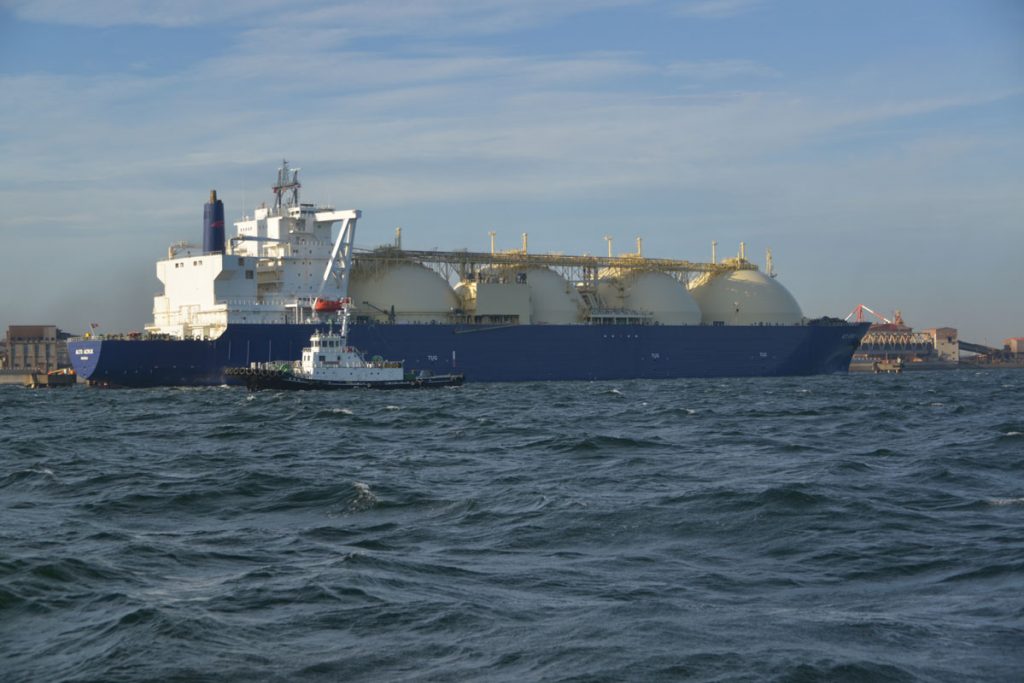 SAS_4885 A tanker carrying liquified natural gas unloads its cargo at the port of Yokohama, Japan. Exports of Pennsylvania shale gas began in the spring of 2018, and are expected to increase. (Hiroo Saso)