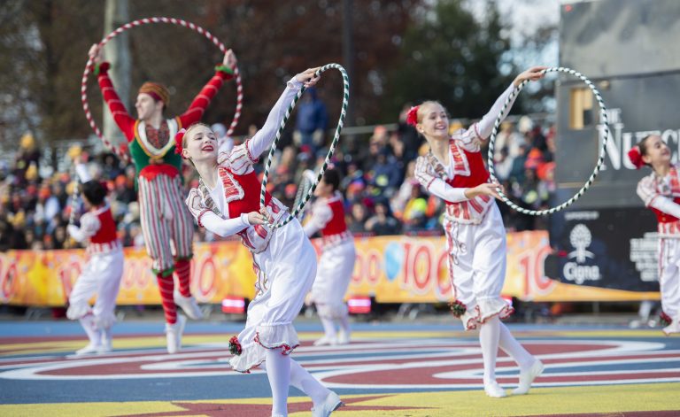 In front of the Philadelphia Museum of Art dancers perform a portion of the Nutcracker during the 100th Philadelphia Thanksgiving Day Parade. (Jonathan Wilson for WHYY)