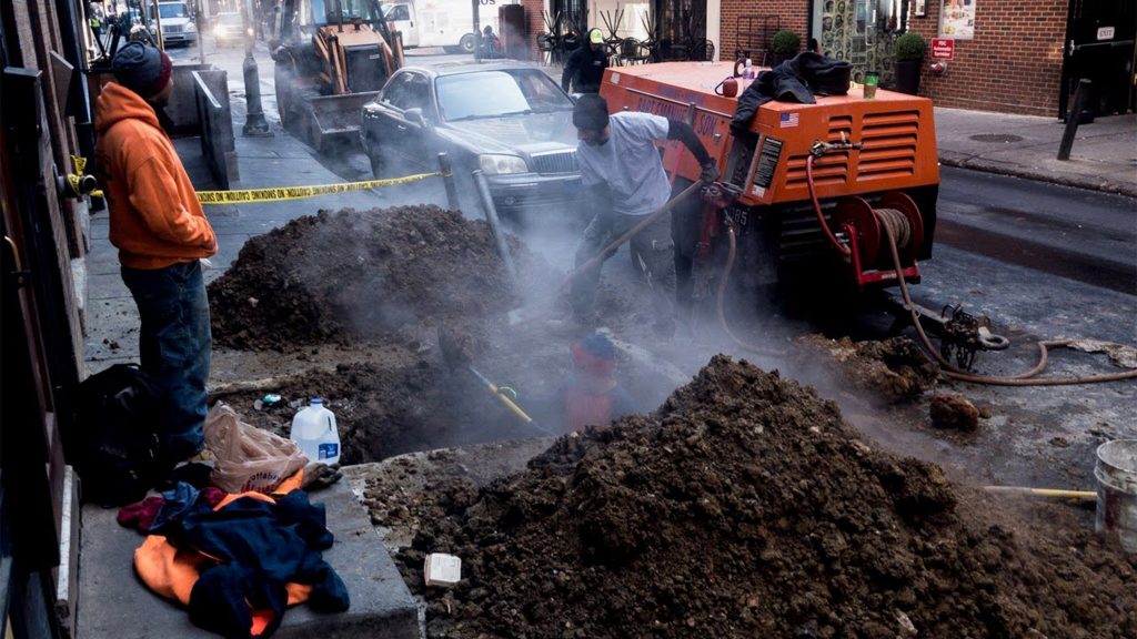 bar-construction-sansomstreet Crews dig below Sansom Street to find the problem at Bar (Courtesy Patrick Iselin)