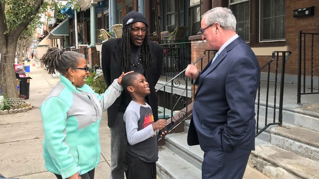Mayor Jim Kenney talks to Cynthia Muse, block captain on the 3700 block of N. 15th Street, and other neighbors (Layla A. Jones/Billy Penn) 