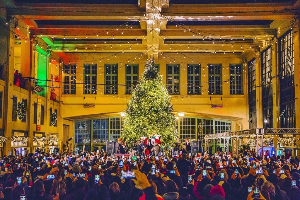 75642371_2565741223491247_5009548475646345216_o The 2019 Asbury Park Convention Hall Christmas Tree lighting ceremony. (Courtesy of Chris Spiegel/Blur Revision Media Design)