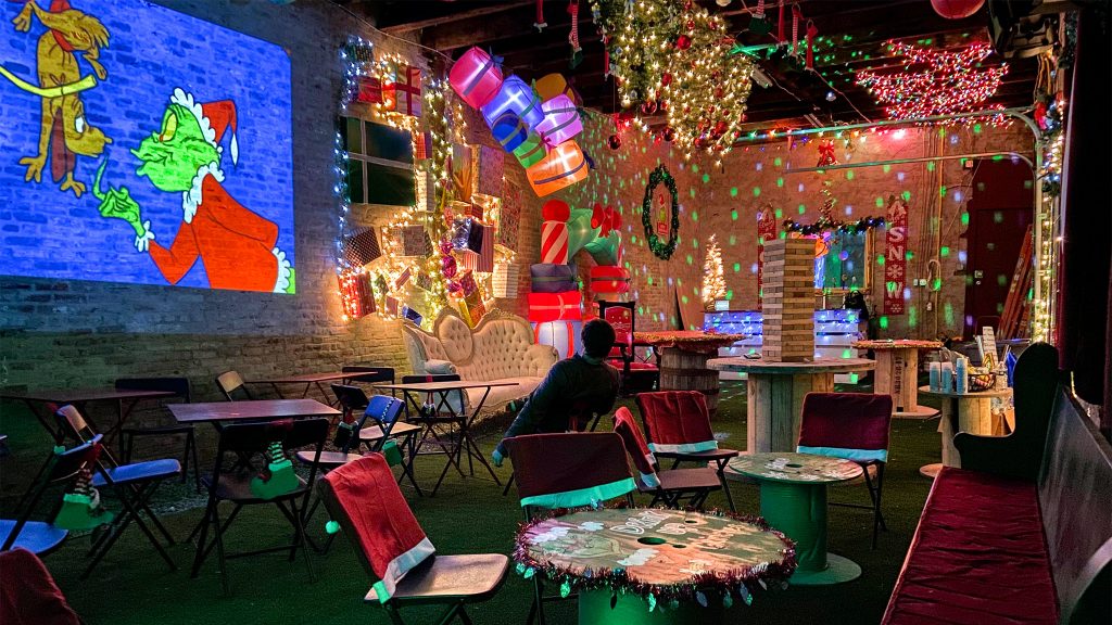 grinchbar-xmasbar-02crop The pop-up is decked out with twinkle lights and a projector. (Courtesy of Melissa Michalczyk)