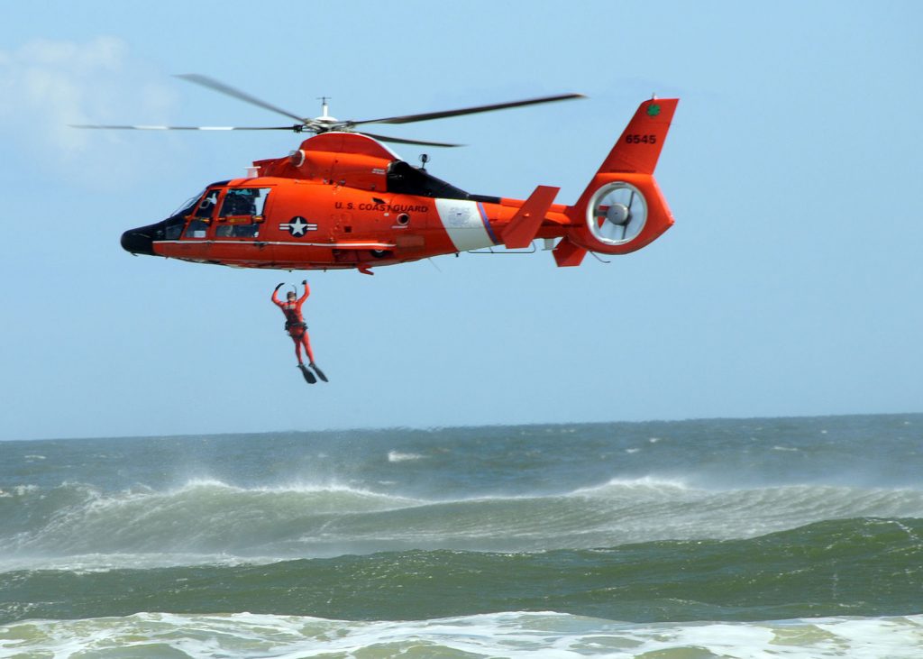 US_Navy_091108-N-5812W-004_The_U.S._Coast_Guard_demonstrates_how_they_conduct_a_search_and_rescue_during_the_2009_Sea_and_Sky_Spectacular (US Coast Guard image/file)