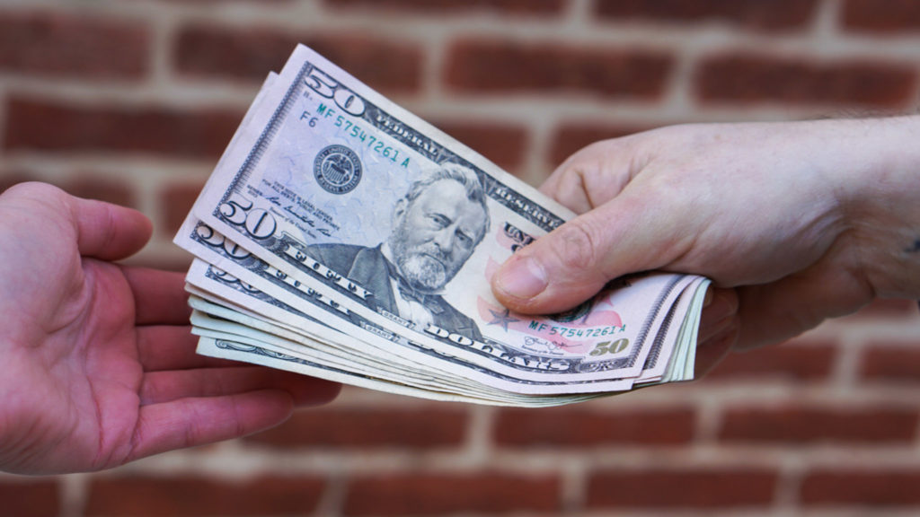 moneyhandoff-crop (Danya Henninger/Billy Penn)