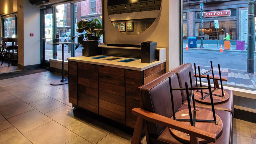 starbucks-nochairs MARK HENNINGER / IMAGIC DIGITAL