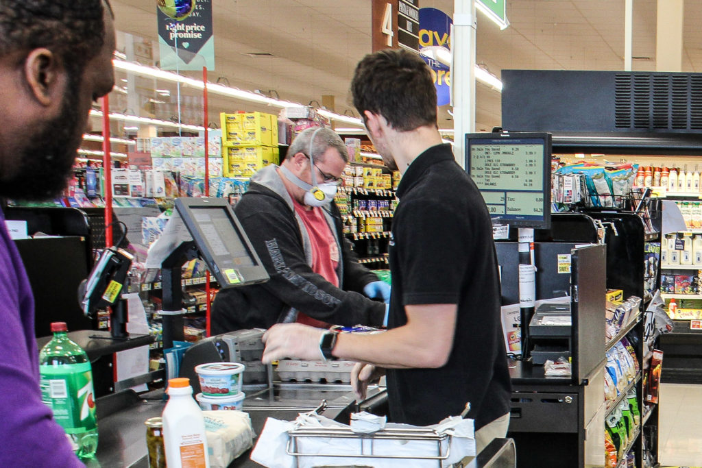 Shoppers at the Whitman Plaza Shoprite in South Philadelphia. (Emma Lee/WHYY)