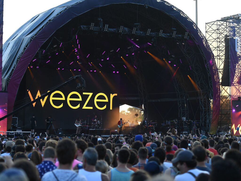 The U.S. leg of Weezer’s Hella Mega tour with Green Day and Fall Out Boy has yet to be canceled due to the coronavirus, leaving fans who purchased tickets in limbo when it comes to refunds. The U.S. leg of Weezer's Hella Mega tour with Green Day and Fall Out Boy has yet to be canceled due to the coronavirus, leaving fans who purchased tickets in limbo when it comes to refunds. (Angela Weiss/AFP via Getty Images)