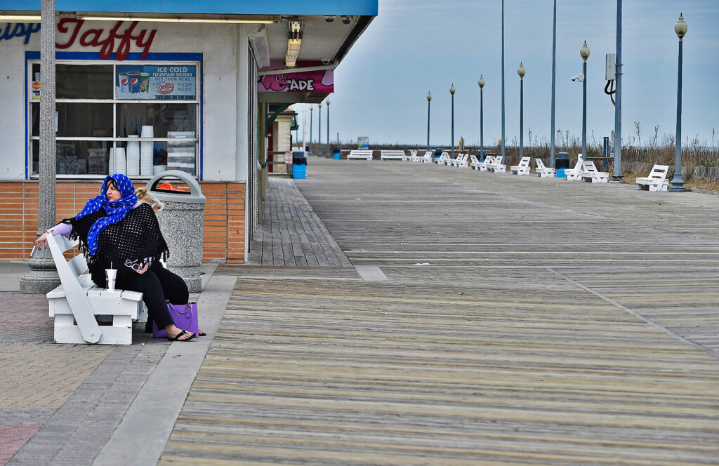 2020 03 21-b comegys-delaware rehoboth beach-beaches closed coronavirus-3 Rehoboth Beach boardwalk (Butch Comegys for WHYY)