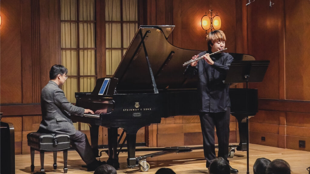 Flutist Jihoo Yu and