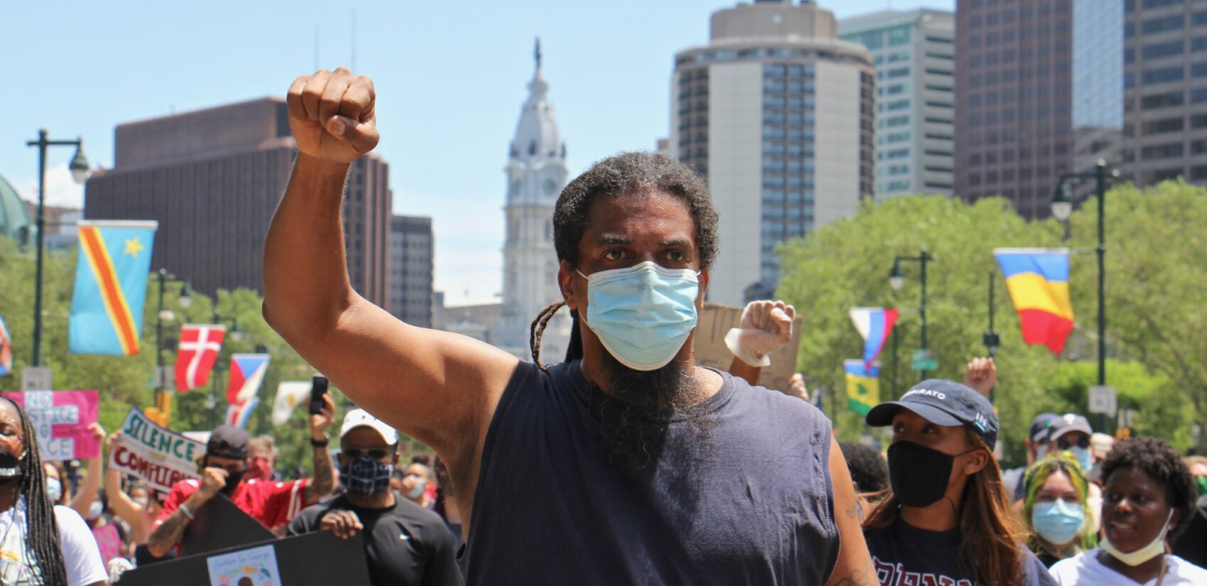 Protesters head for the Philadelphia art museum