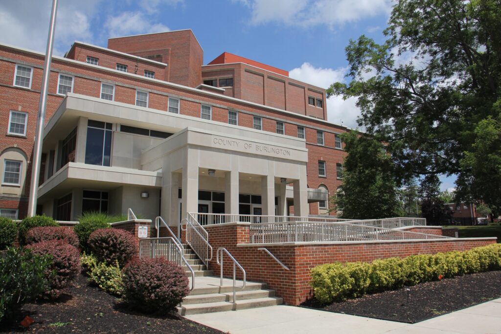 2020 07 15-e lee-mount holly nj-county freeholder building Burlington County, N.J.