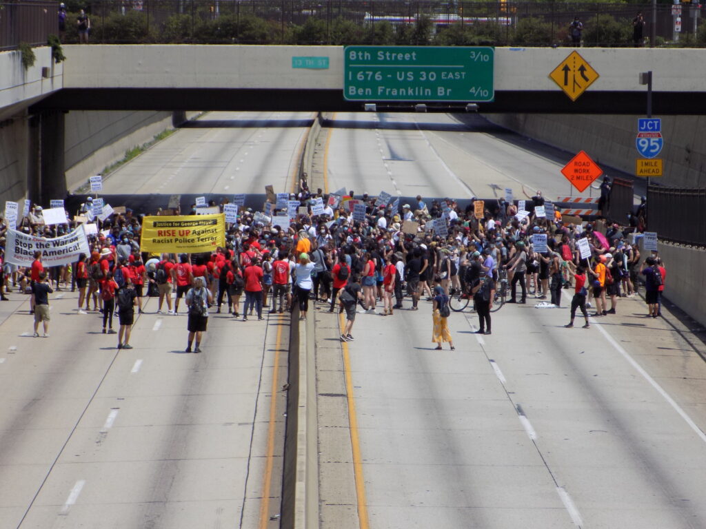 676_protest_02_070520 Protesters return to I-676