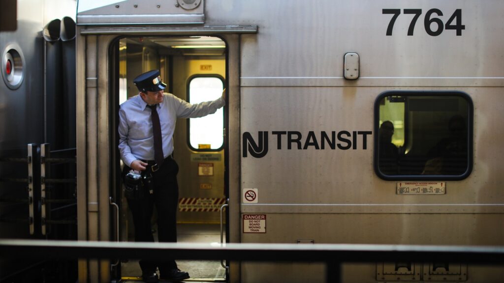 nj_transit_generic_04_edwin_j_torres NJ Transit