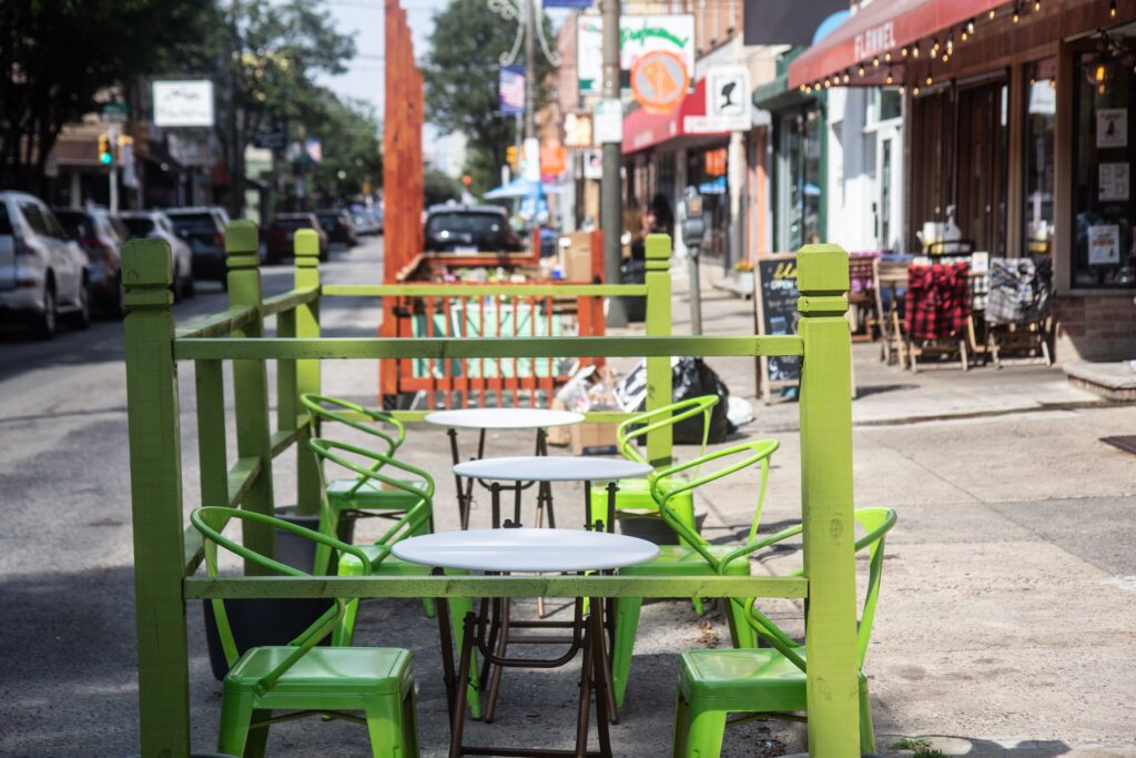 outdoordiningpassyunk2 Outdoor dining at P'unk Burger and Flannel on East Passyunk Avenue.