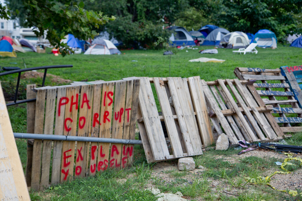 2020 8 10 k paynter PHA encampment-2 A homeless encampment at 21st and Ridge Avenue