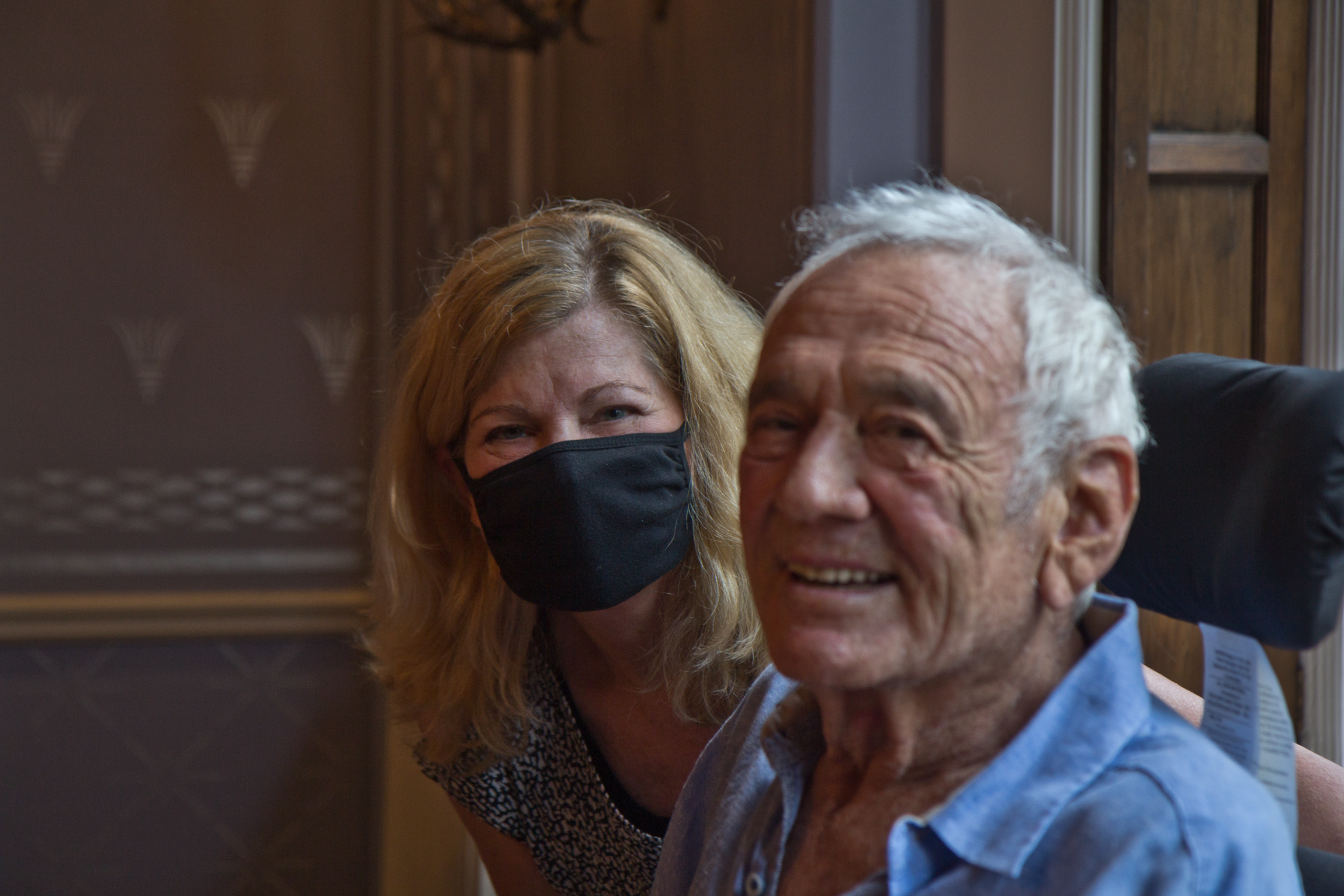 Avram Woidislawsky’s doctor Vicki Bralow visits him at home