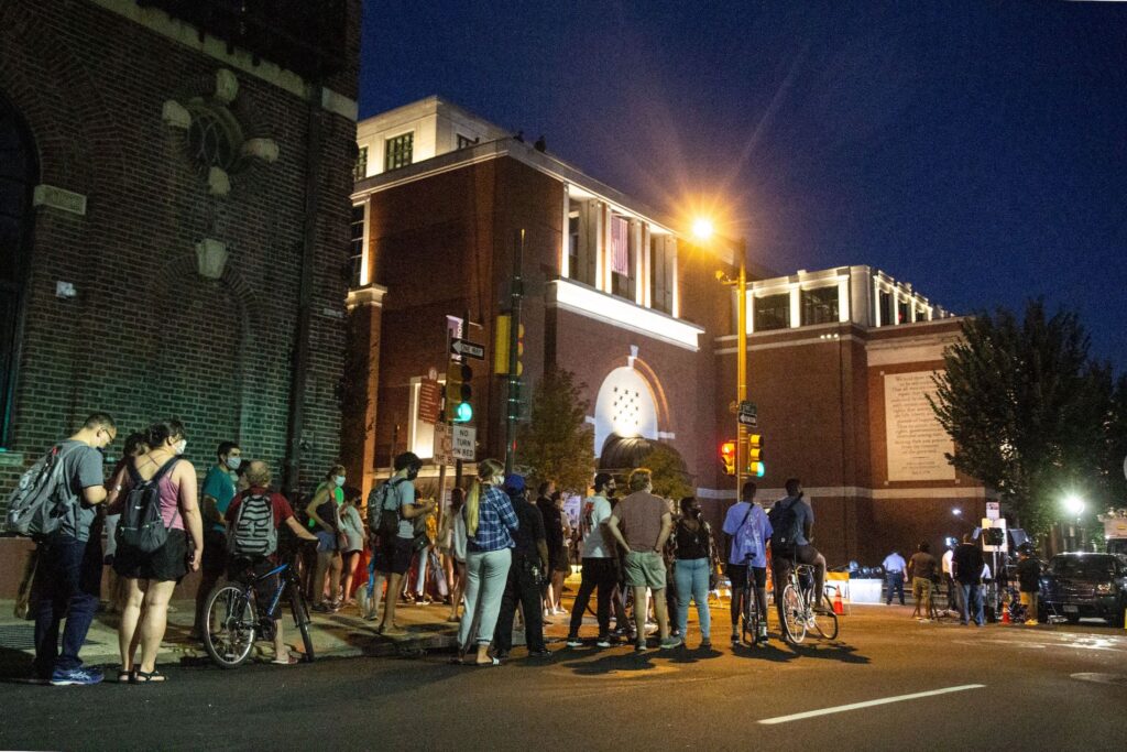 Image from iOS (121) About 200 people eager to catch a glimpse of President Obama gathered outside the Museum of the American Revolution Wednesday night. (Kimberly Paynter/WHYY)