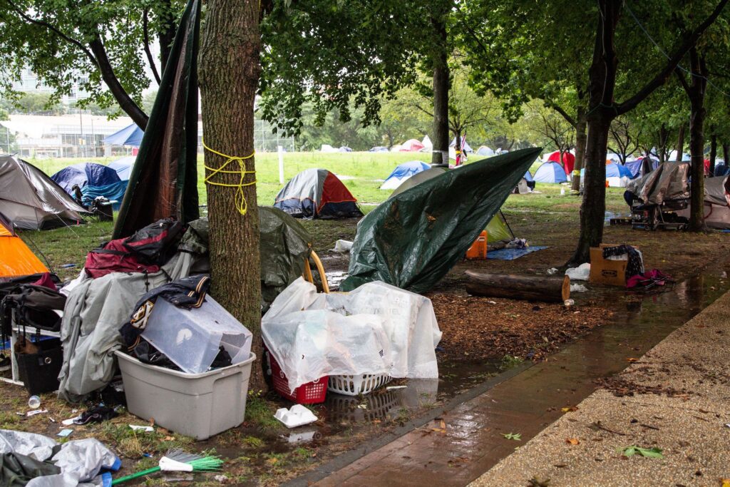 homeless_encampment_tropical_storm_isaias_KP_080420_03 Benjamin Franklin Parkway encampment during Tropical Storm Isaia