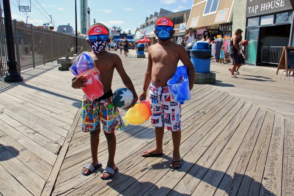 2020 -9 07-e lee-charon dallas-seaside heights nj-labor day Cha'Ron and his brother Dallas