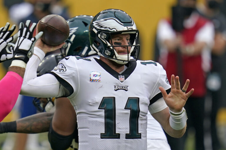 Eagles quarterback Carson Wentz throws a pass
