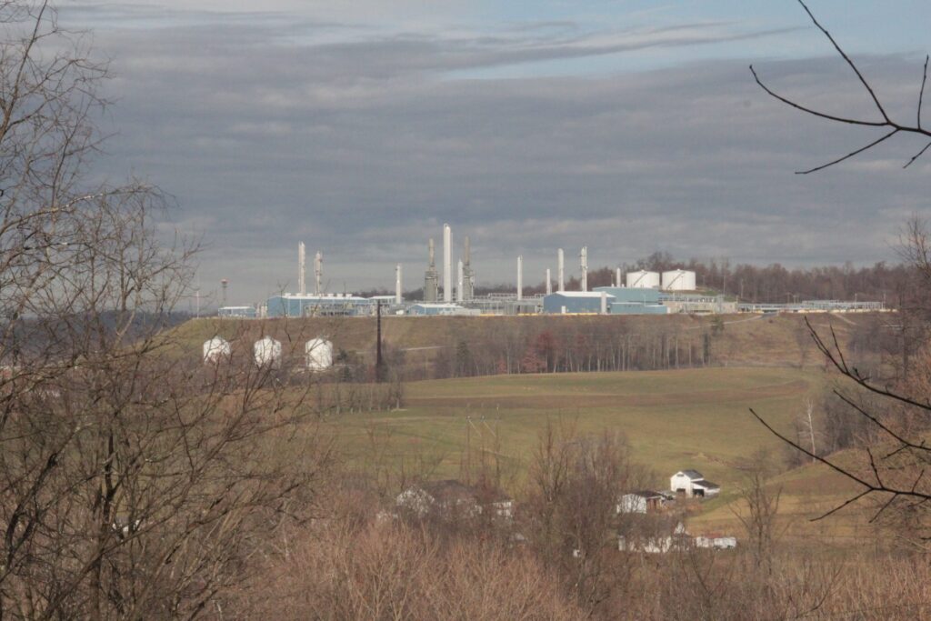 IMG_0769-1920×1280 A Mark West natural gas processing plant in Washington County, Pa. (Reid Frazier/StateImpact Pennsylvania)