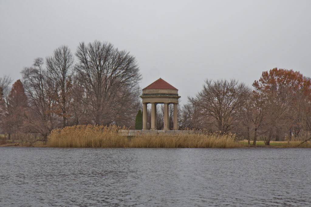 FDR Park’s iconic gazebo. (Kimberly Paynter/WHYY) FDR Park’s iconic gazebo. (Kimberly Paynter/WHYY)