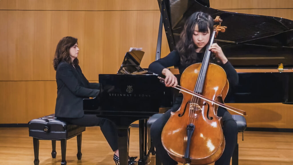 OSC1508 Cellist Sydney Lee in On Stage at Curtis