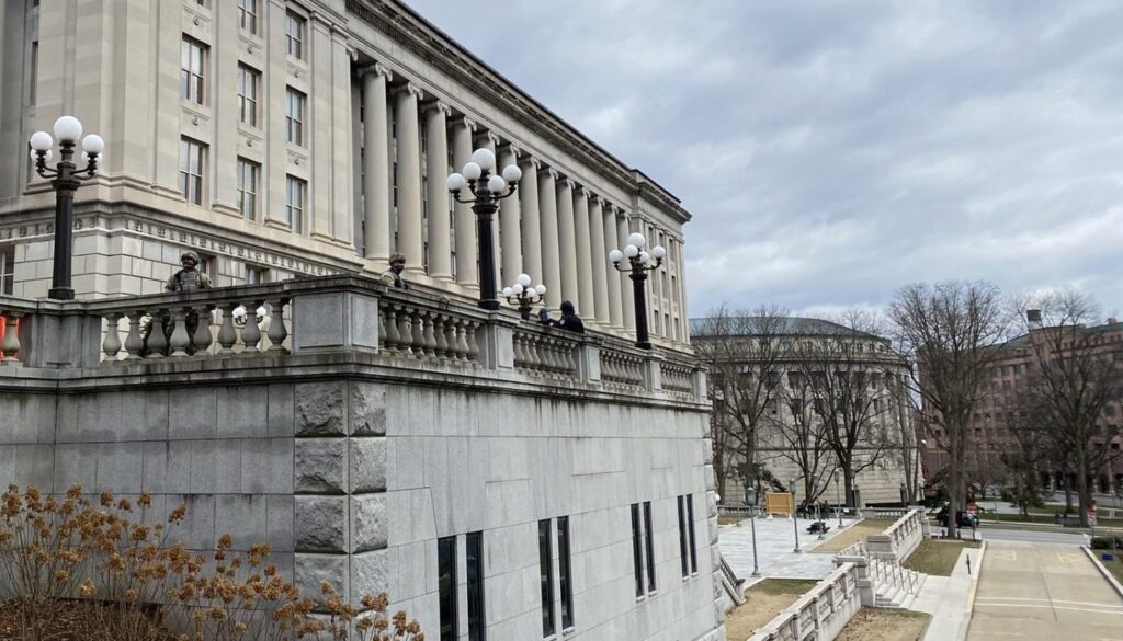 Protest-at-Pa-Capitol-1-e1610904457228-1920×825 Police and barricades are seen at the Pennsylvania Capitol