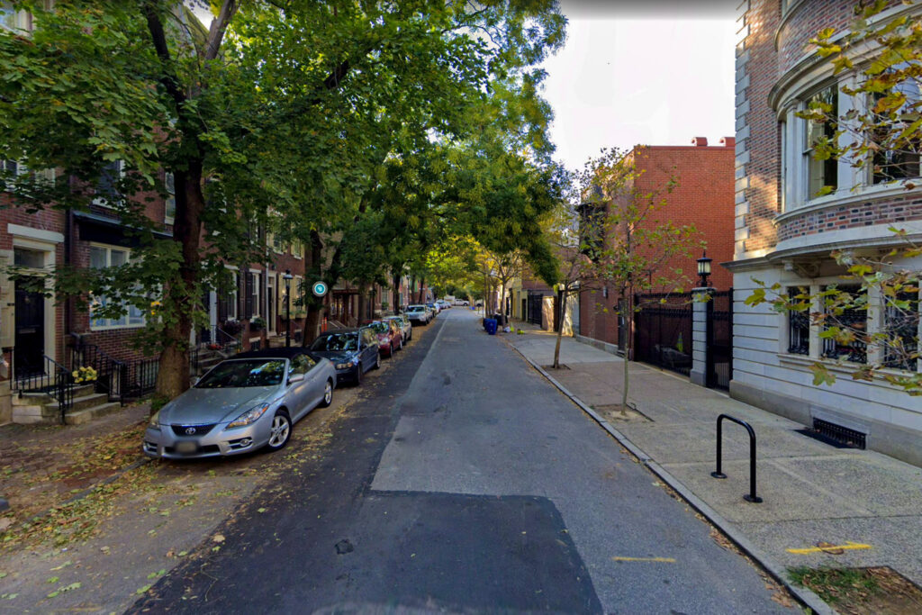 delancy-place-rittenhouse-phillystreet Delancey Place, an area of Philadelphia with many high-end rowhomes